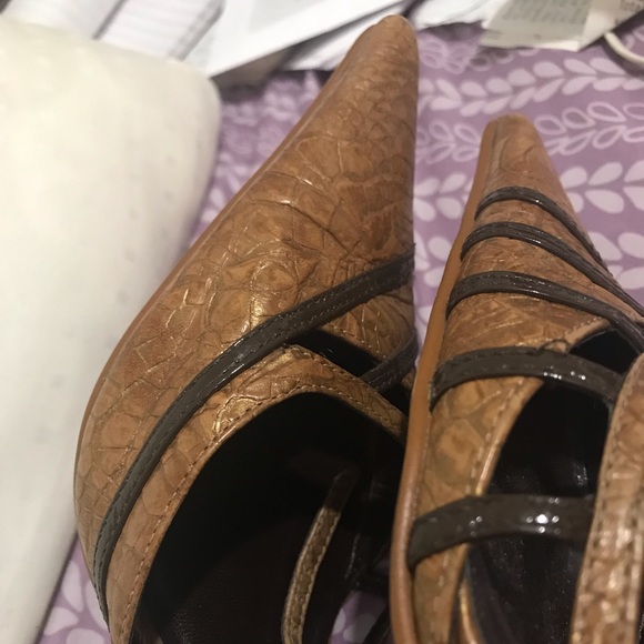 Carlos Santana tan pointy heels - Picture 5 of 7